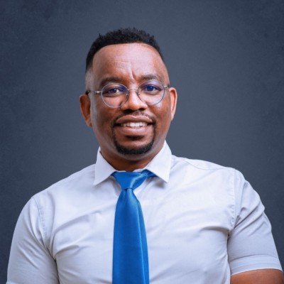 Dr Mhlengi Ncube PHD